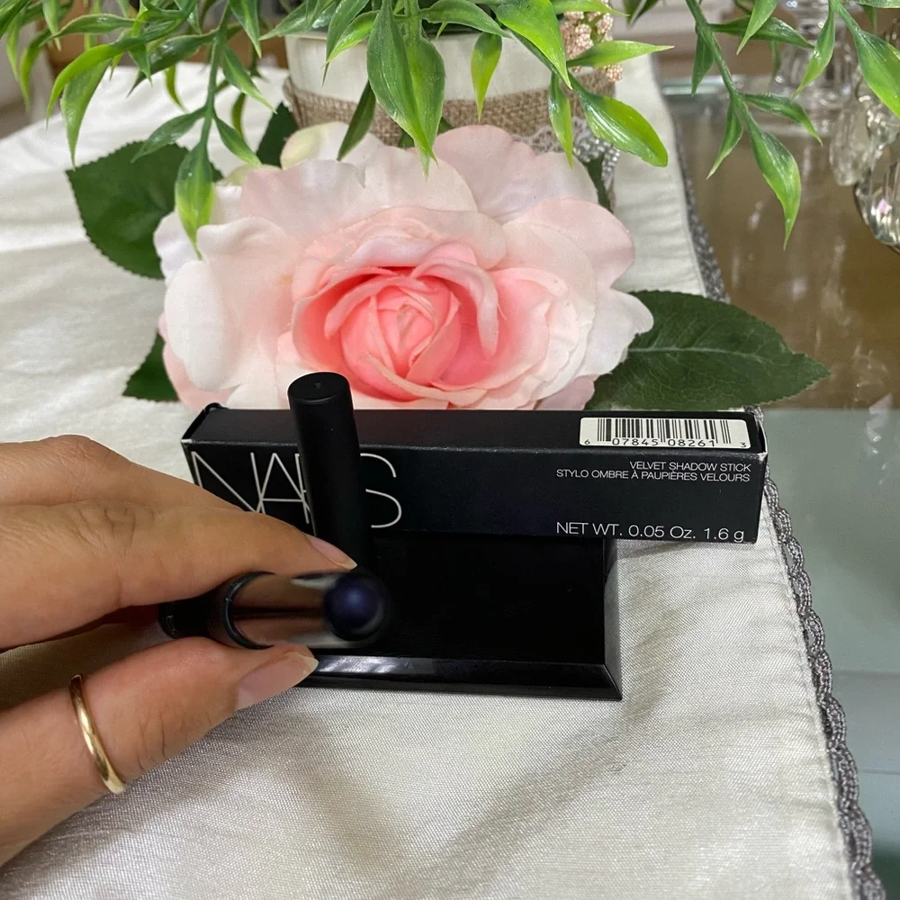 Nars Velvet Shadow Stick Glenan 8261 FULL-SIZE
